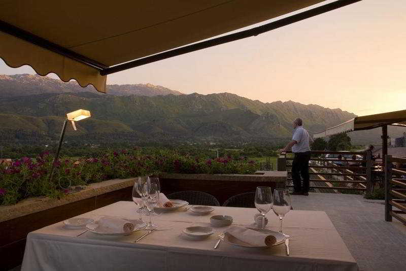 Hotel Balcon De La Cuesta Andrín Extérieur photo